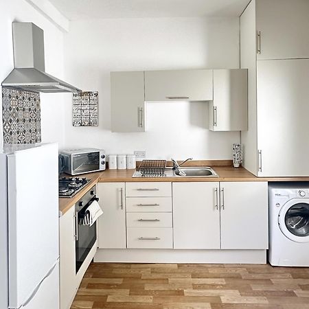 3 Bedroom House Near Liverpool Football Stadium Экстерьер фото